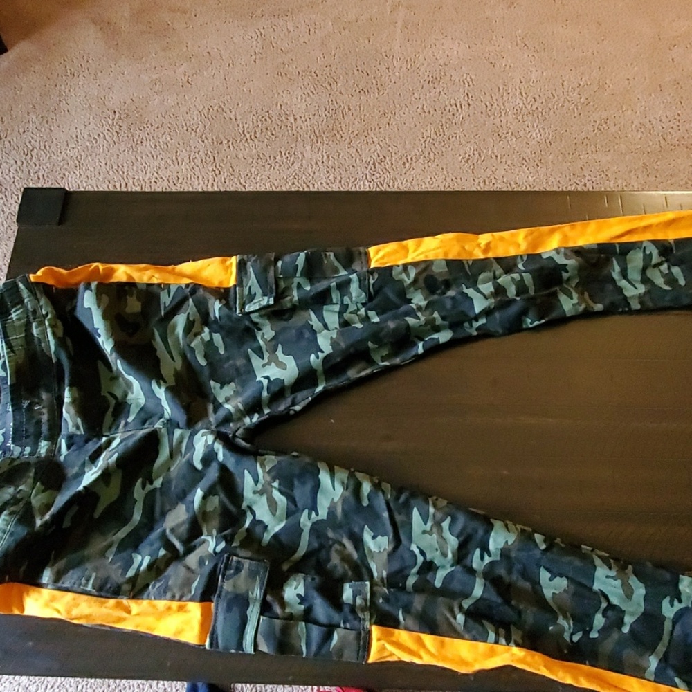 1 bottom - Picture 2 of 2